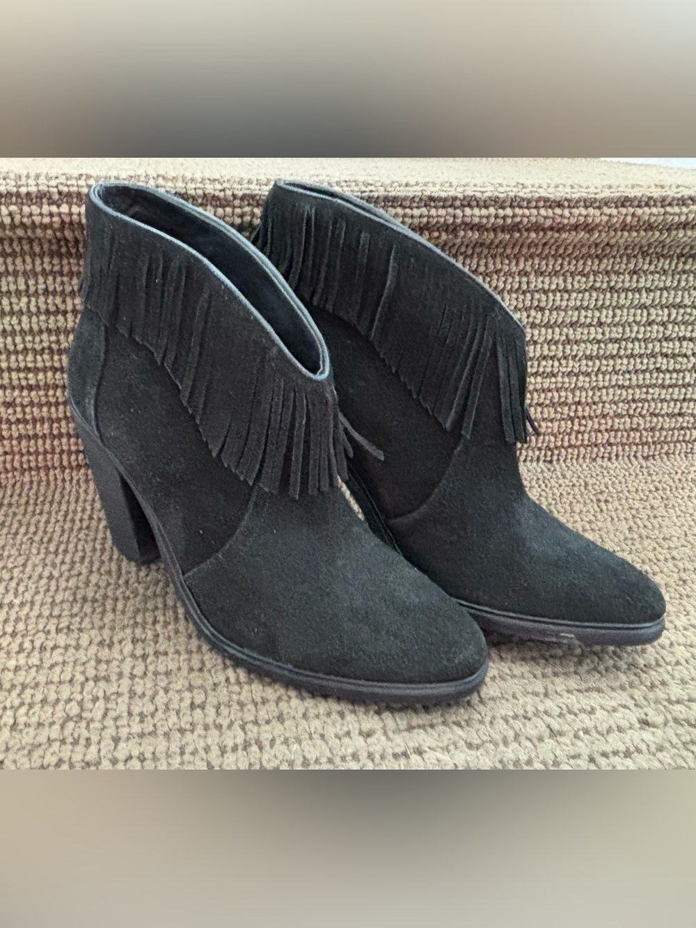 women’s Joie Loren black suede fringe ankle booties w/ block heel - size 7